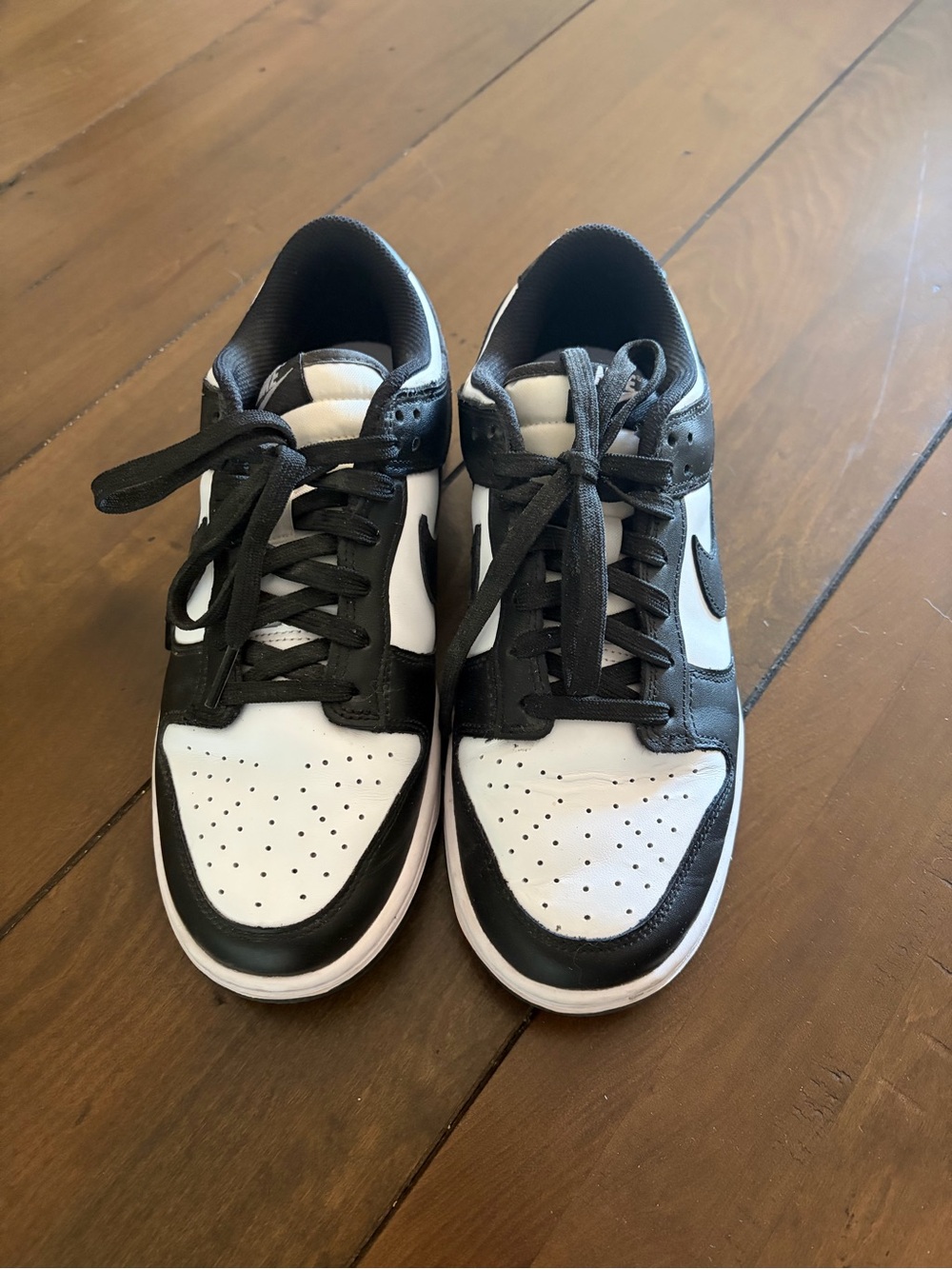 Nike Women's Black and White Low-Top Sneakers